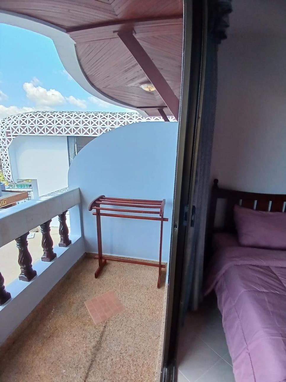 Aksarai Hotel Patong Eksteriør billede