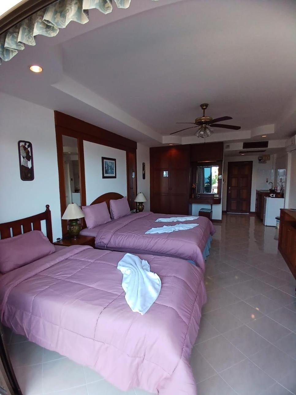 Aksarai Hotel Patong Eksteriør billede
