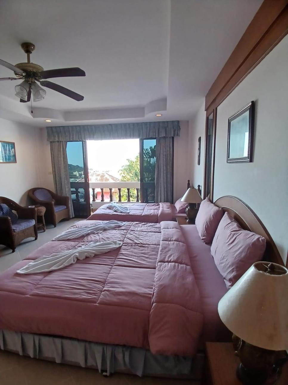 Aksarai Hotel Patong Eksteriør billede
