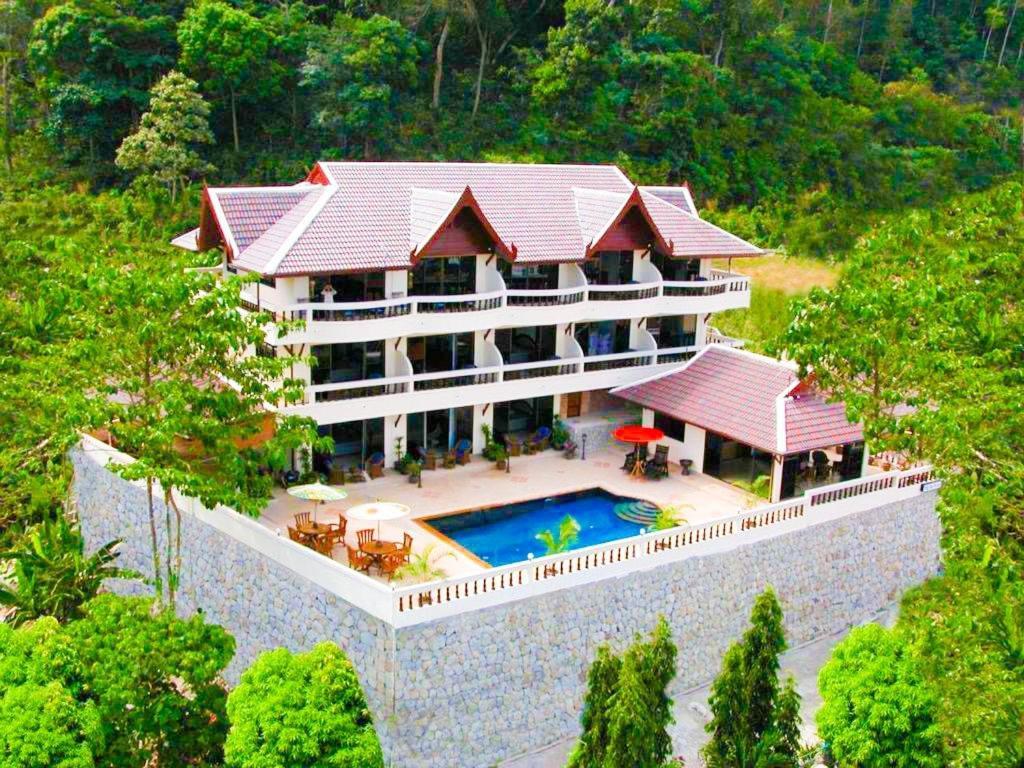 Aksarai Hotel Patong Eksteriør billede