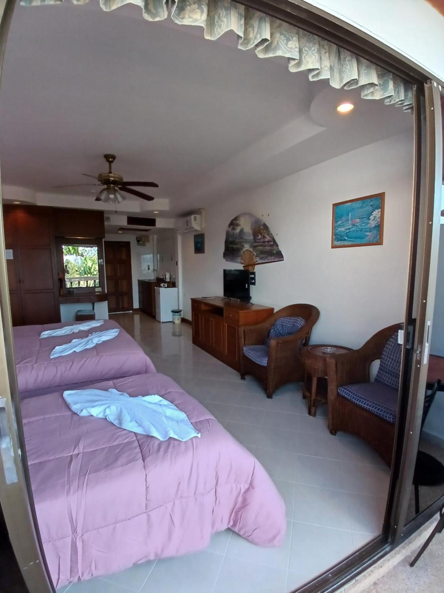 Aksarai Hotel Patong Eksteriør billede