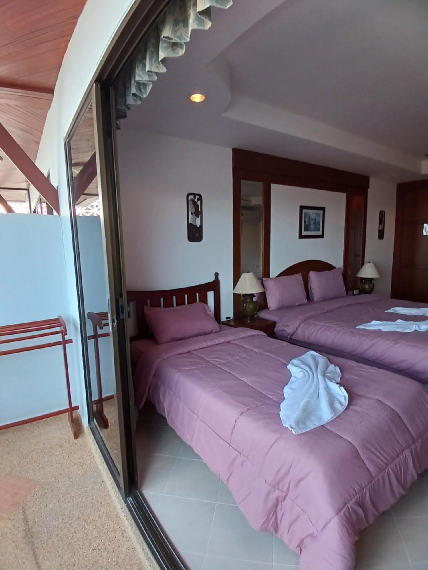Aksarai Hotel Patong Eksteriør billede