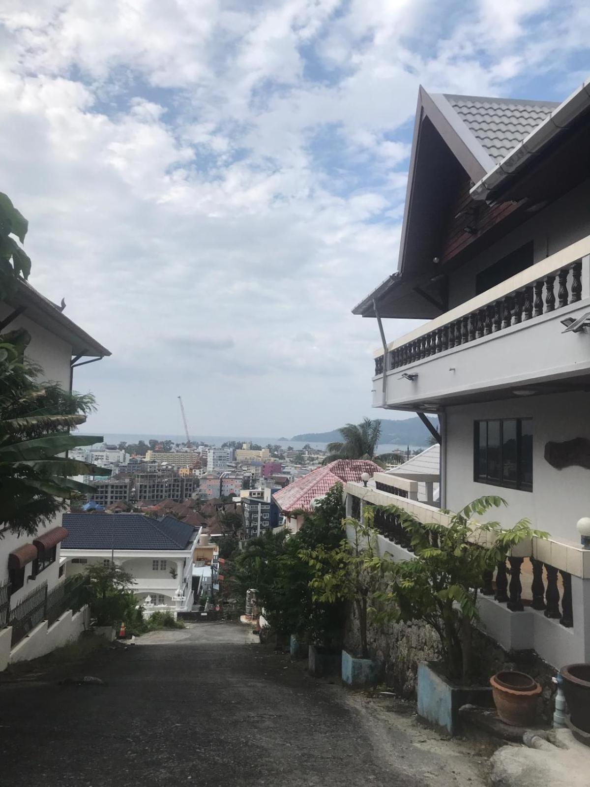Aksarai Hotel Patong Eksteriør billede