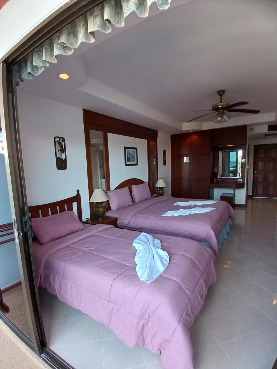 Aksarai Hotel Patong Eksteriør billede